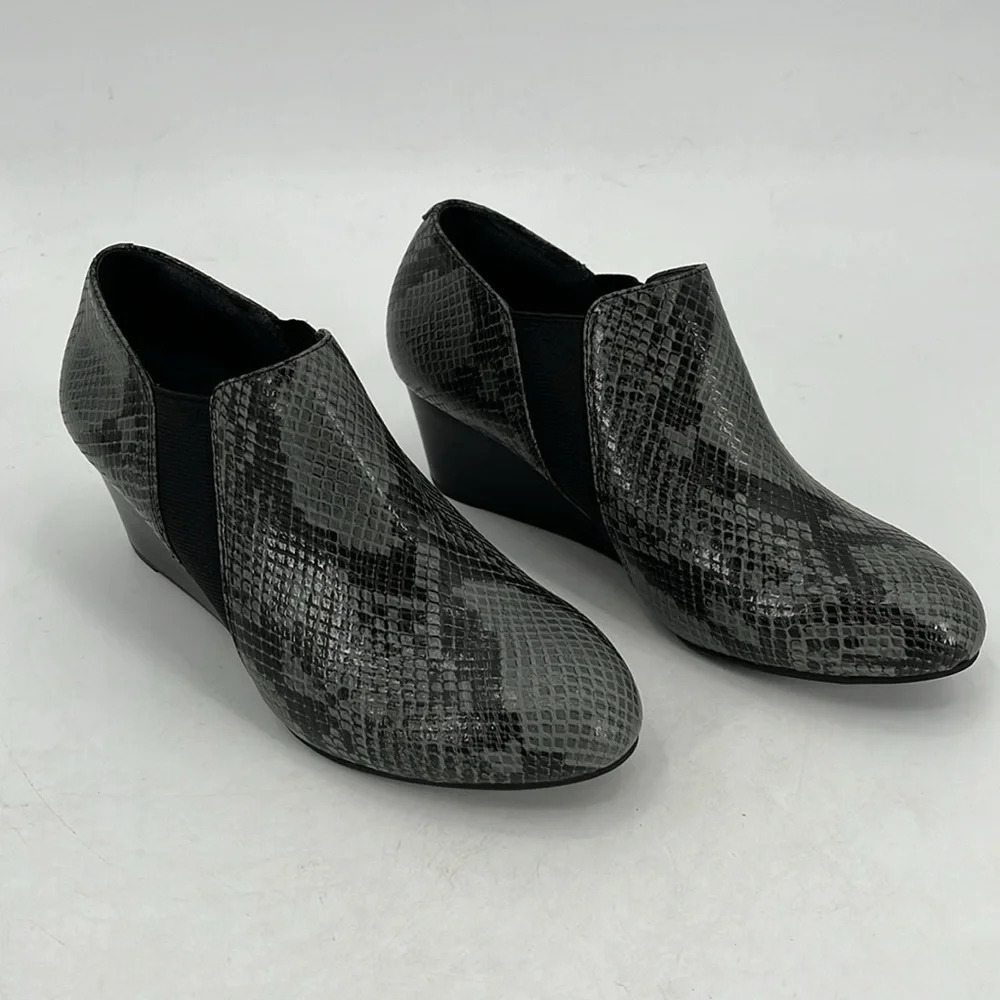 Vionic Stanton Snakeskin Print Wedge Booties in Gray & Black - Size 7